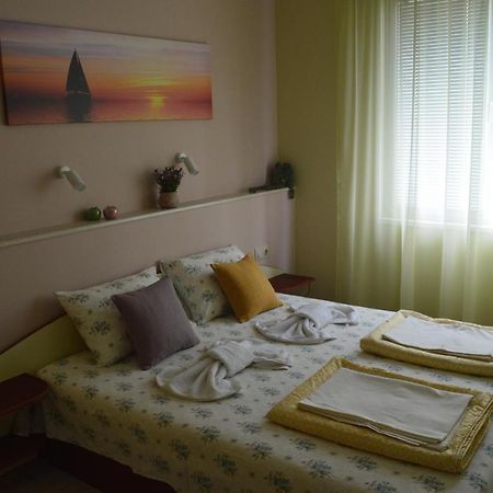 Yanis Hotel Chernomorets Buitenkant foto