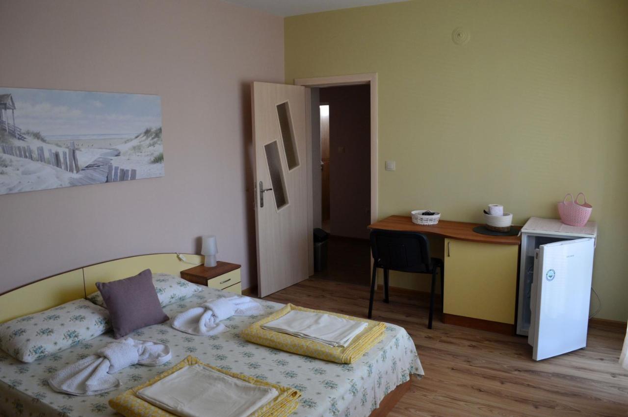 Yanis Hotel Chernomorets Buitenkant foto