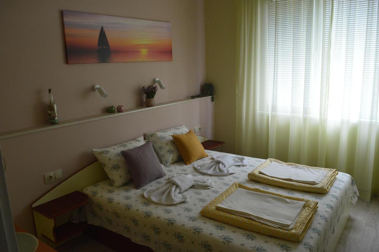 Yanis Hotel Chernomorets Buitenkant foto