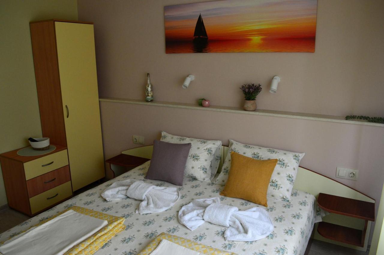 Yanis Hotel Chernomorets Buitenkant foto