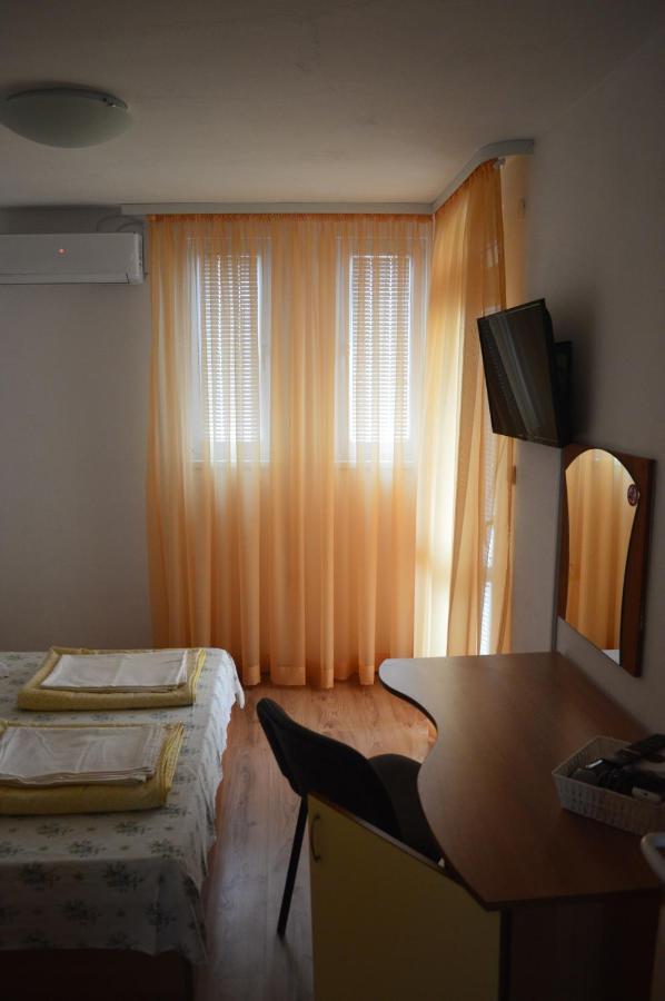Yanis Hotel Chernomorets Buitenkant foto