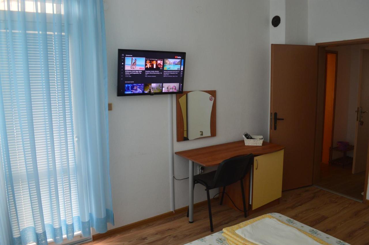 Yanis Hotel Chernomorets Buitenkant foto
