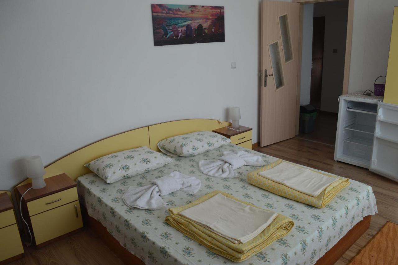 Yanis Hotel Chernomorets Buitenkant foto