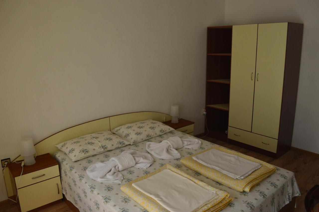 Yanis Hotel Chernomorets Buitenkant foto