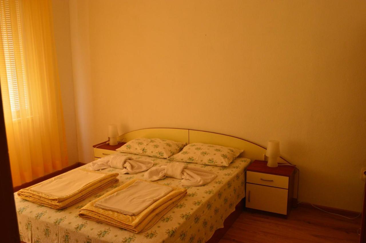 Yanis Hotel Chernomorets Buitenkant foto