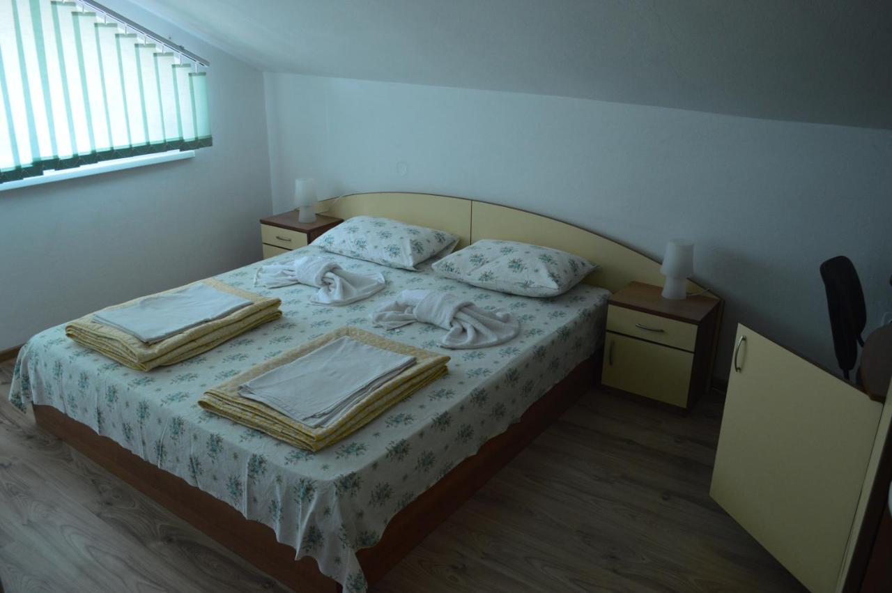 Yanis Hotel Chernomorets Buitenkant foto