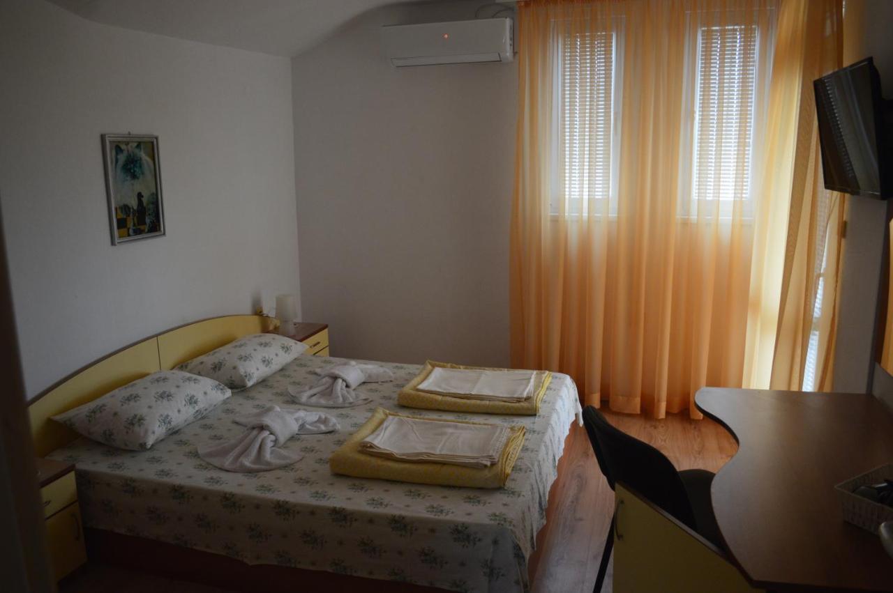 Yanis Hotel Chernomorets Buitenkant foto