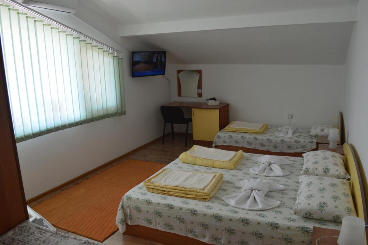 Yanis Hotel Chernomorets Buitenkant foto