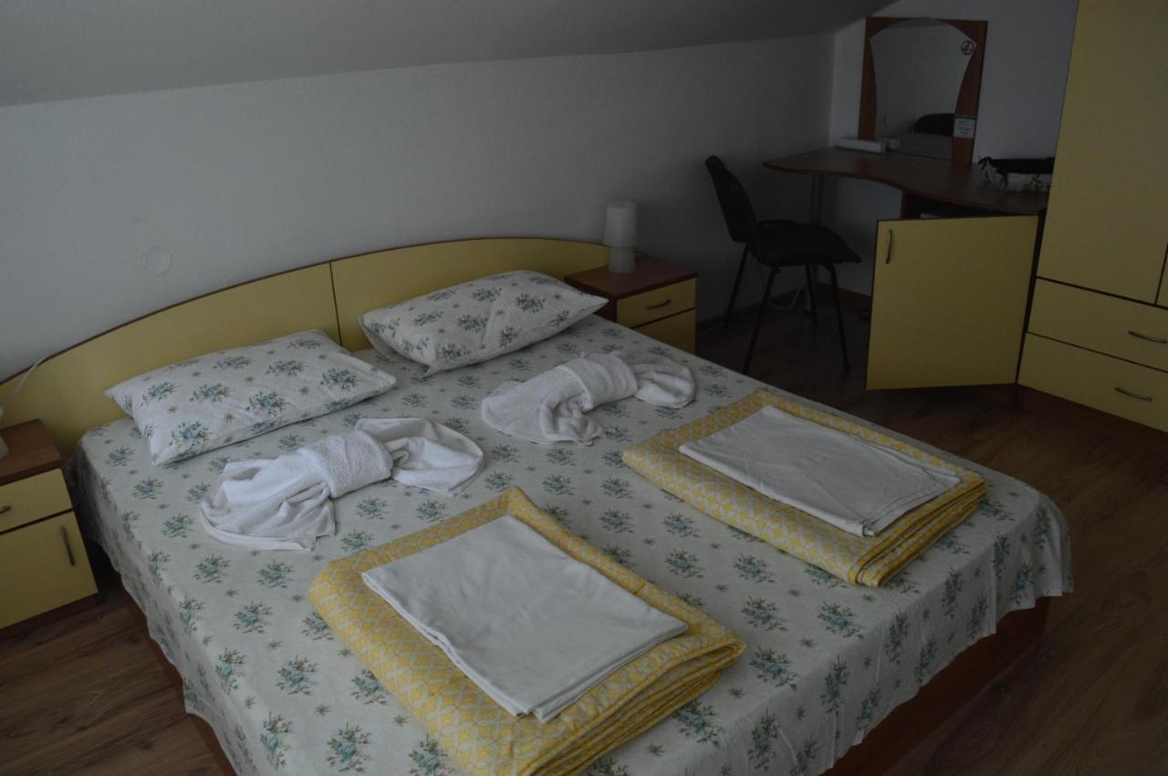 Yanis Hotel Chernomorets Buitenkant foto