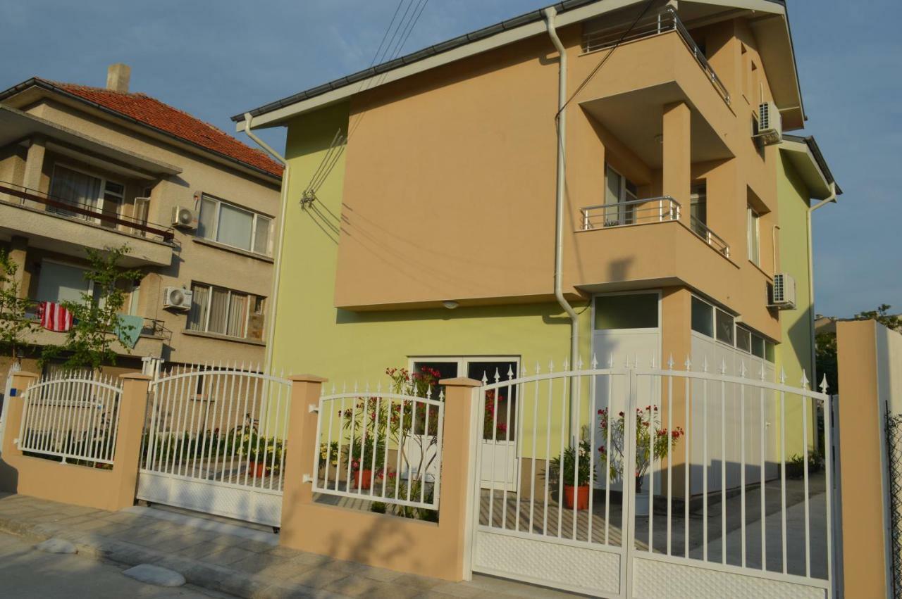 Yanis Hotel Chernomorets Buitenkant foto