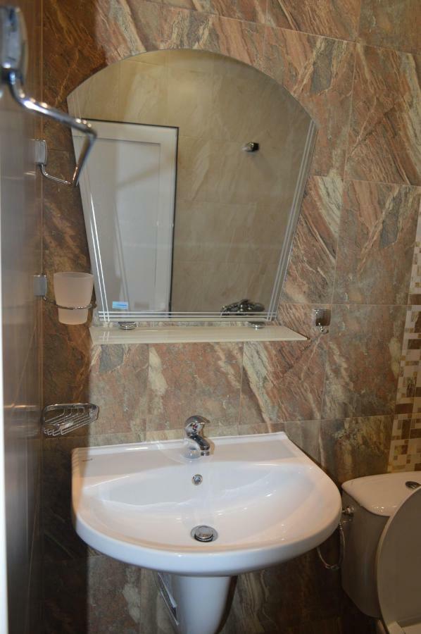 Yanis Hotel Chernomorets Buitenkant foto